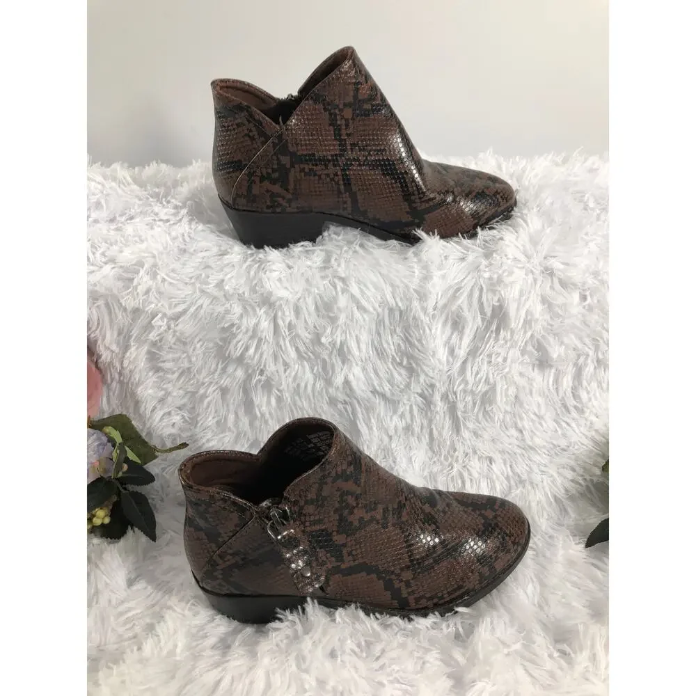 SO Angelfish Women's Ankle Boots Brown Snake Print‎ 6M Zipper Side Block Heel